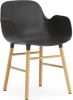 Normann Copenhagen Form Armchair stoel met eiken onderstel online kopen